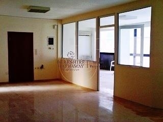 Commercial Office || Piraias/Piraeus - 124 Sq.m, 220.000€ 