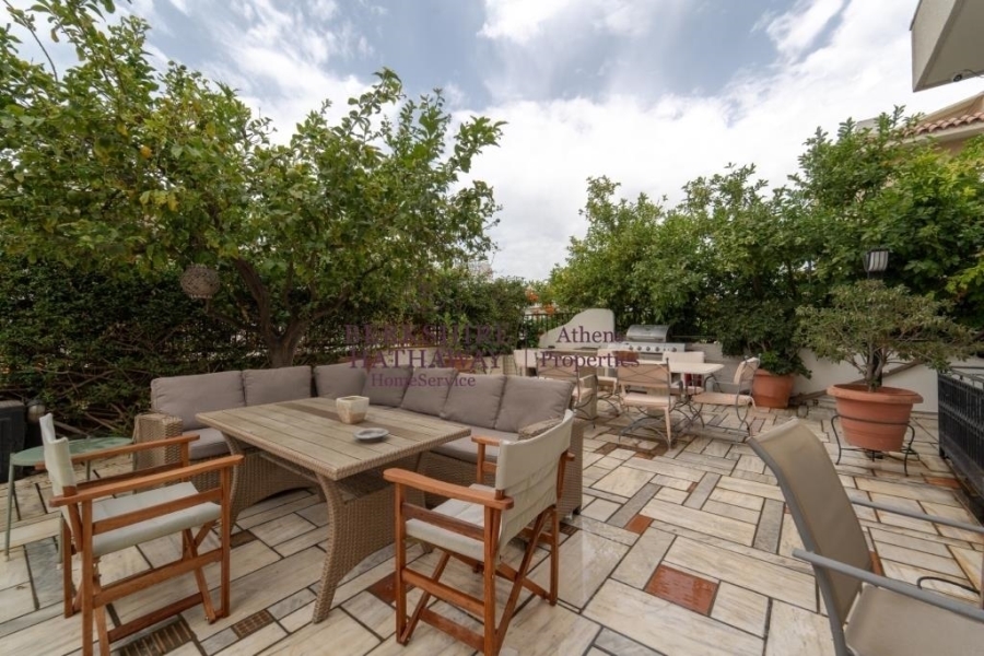 (For Rent) Residential Villa || Athens South/Alimos - 300 Sq.m, 4 Bedrooms, 3.000€ 