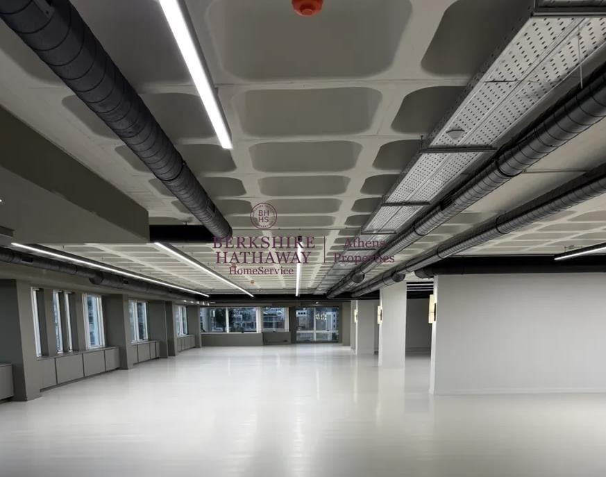 (Προς Ενοικίαση) Επαγγελματικός Χώρος Γραφείο || Αθήνα Βόρεια/Μαρούσι - 835 τ.μ, 21.700€ 