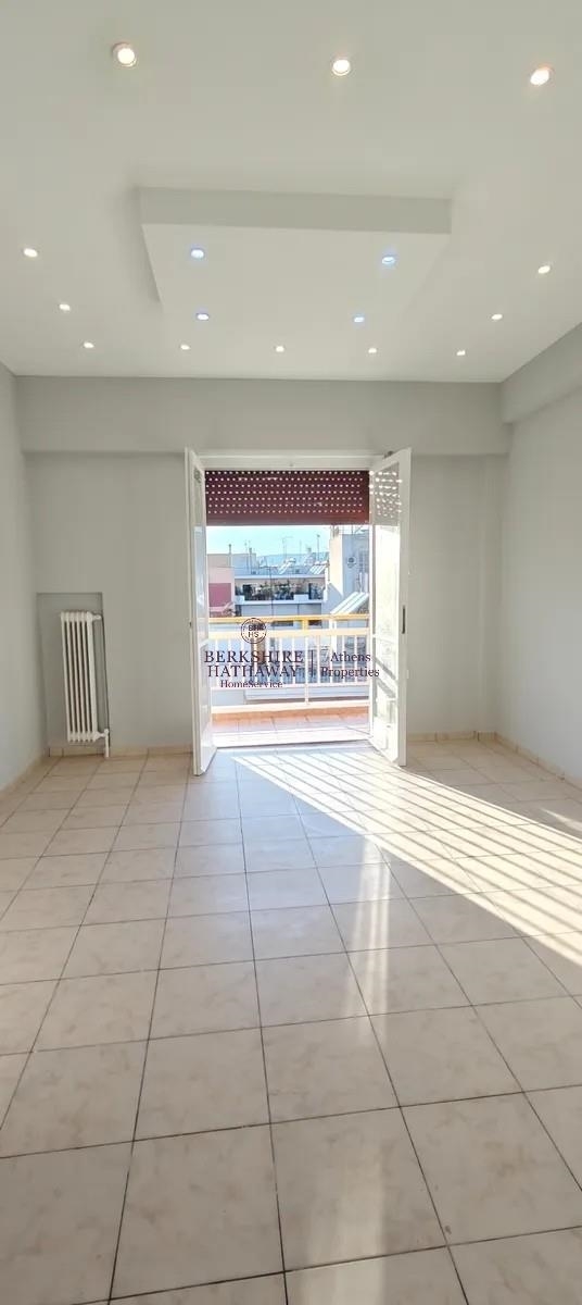 (For Sale) Residential Apartment || Athens Center/Athens - 61 Sq.m, 2 Bedrooms, 120.000€ 