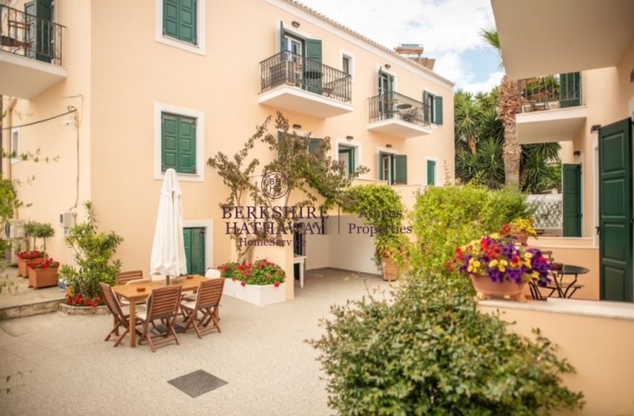 (Προς Πώληση) Επαγγελματικός Χώρος Ξενοδοχείο || Πειραιάς/Σπέτσες - 456 τ.μ, 2.100.000€ 