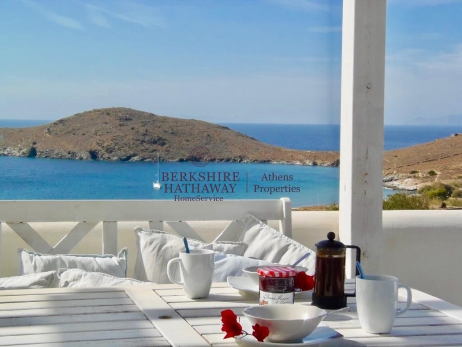 Residential Residence complex || Cyclades/Syros-Ano Syros - 375 Sq.m, 8 Bedrooms, 1.100.000€ 